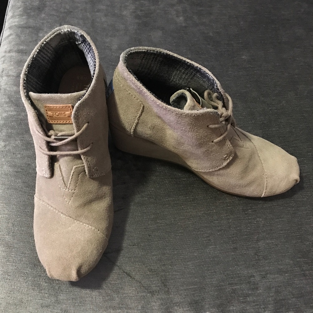 Toms Shoes